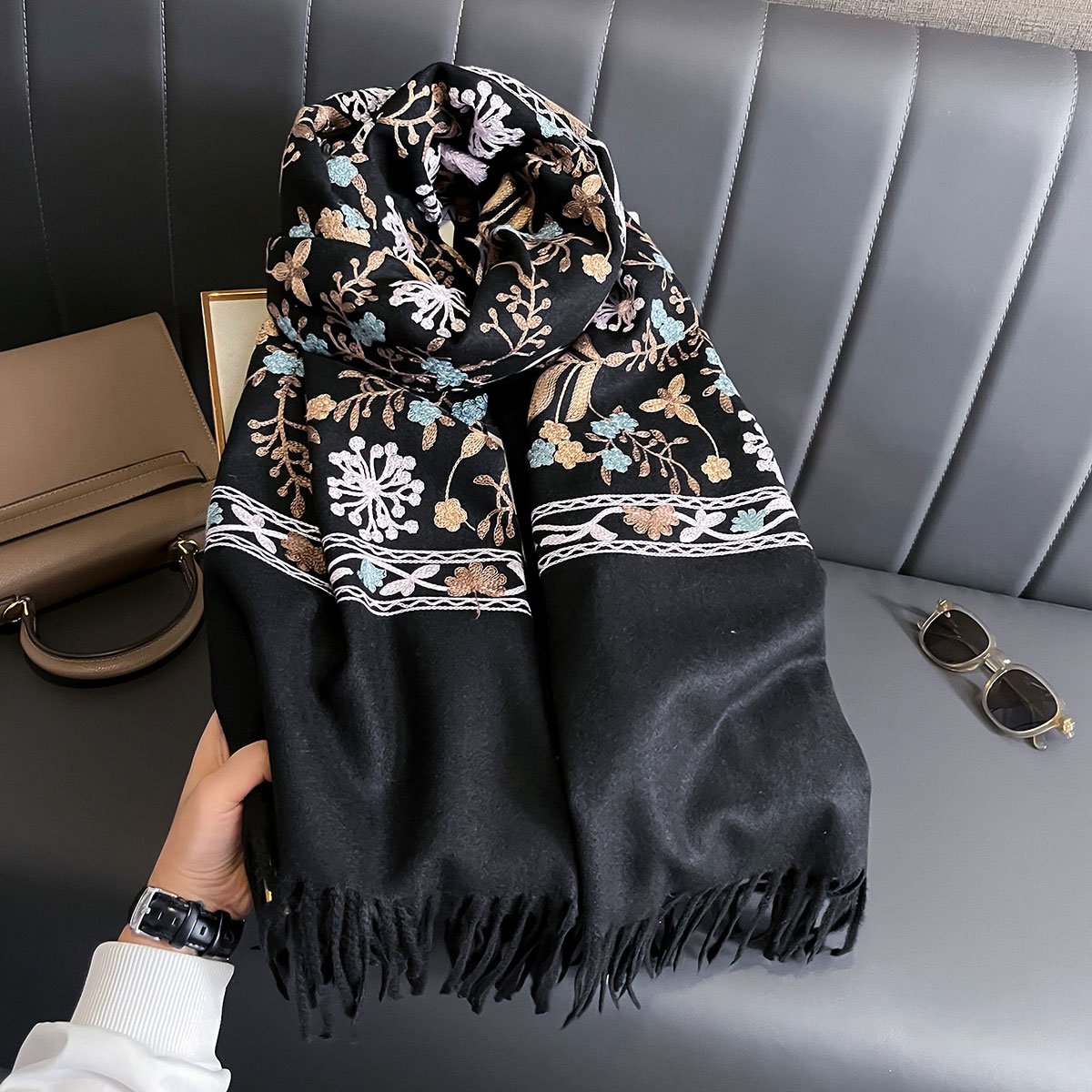 여성을위한 새로운 겨울 따뜻한 캐시미어 스카프 자수 P - Home Textiles Blanket 리뷰 및 가격