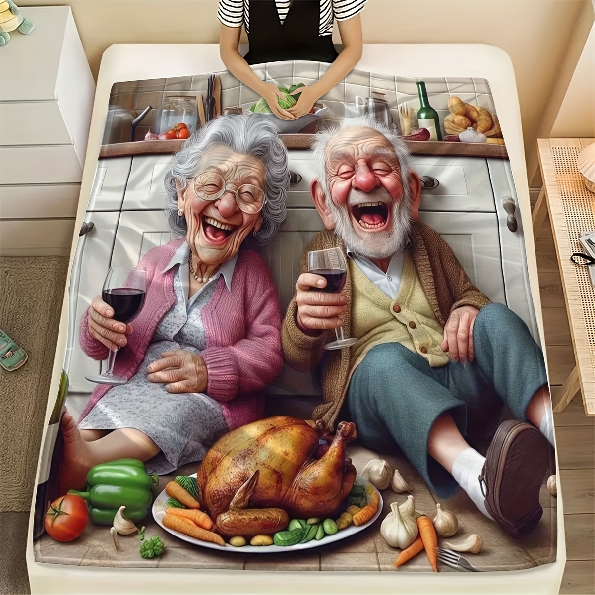 재미있는 만화 노부부가 칠면조 요리와 레드 와인을 즐기 - Home Textiles Turkey 리뷰 및 가격